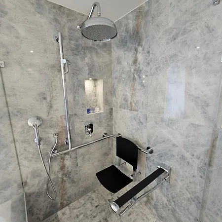 Mirabeau Etoile Hotel 4*