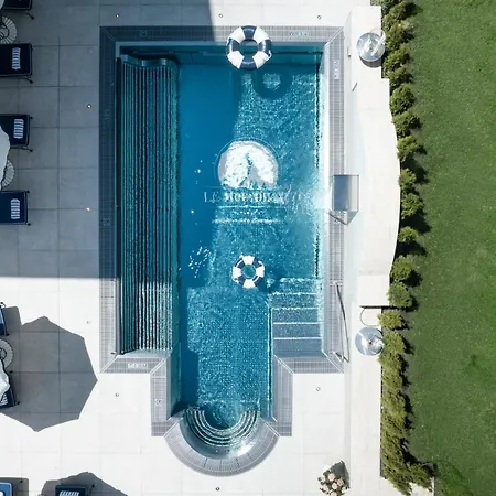 Mirabeau Etoile Hotel