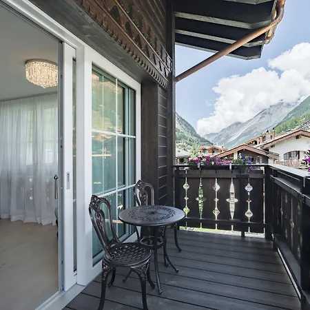 Mirabeau Etoile Hotel