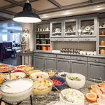 Mirabeau Etoile Hotel 4*