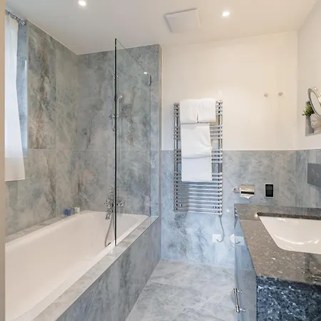 Mirabeau Etoile Hotel