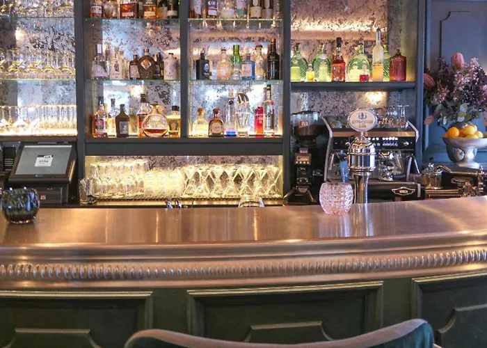 Mirabeau Etoile Hotel